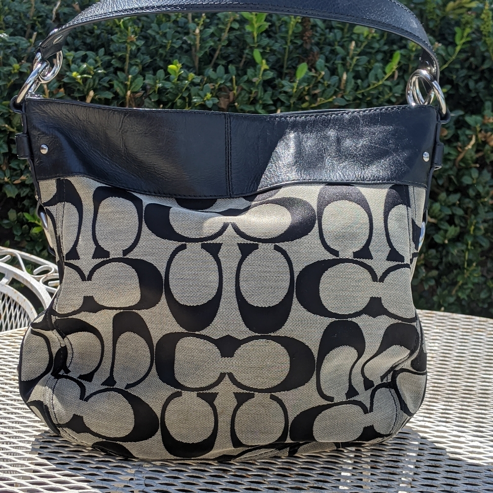 Coach handbag - Picture 2 of 3
